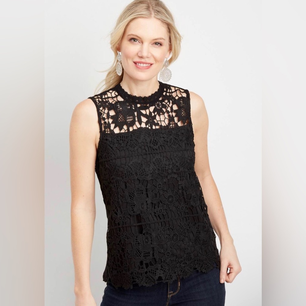 EUC Women’s Maurice Lace top size M